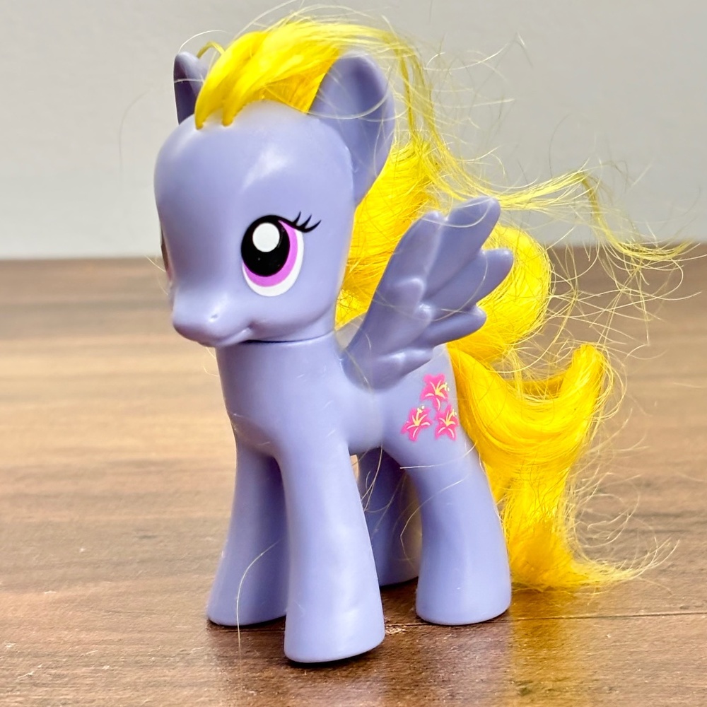My Little Pony MLP G4 Lily Blossom Purple Brushable Toy Figure 2010 Hasbro